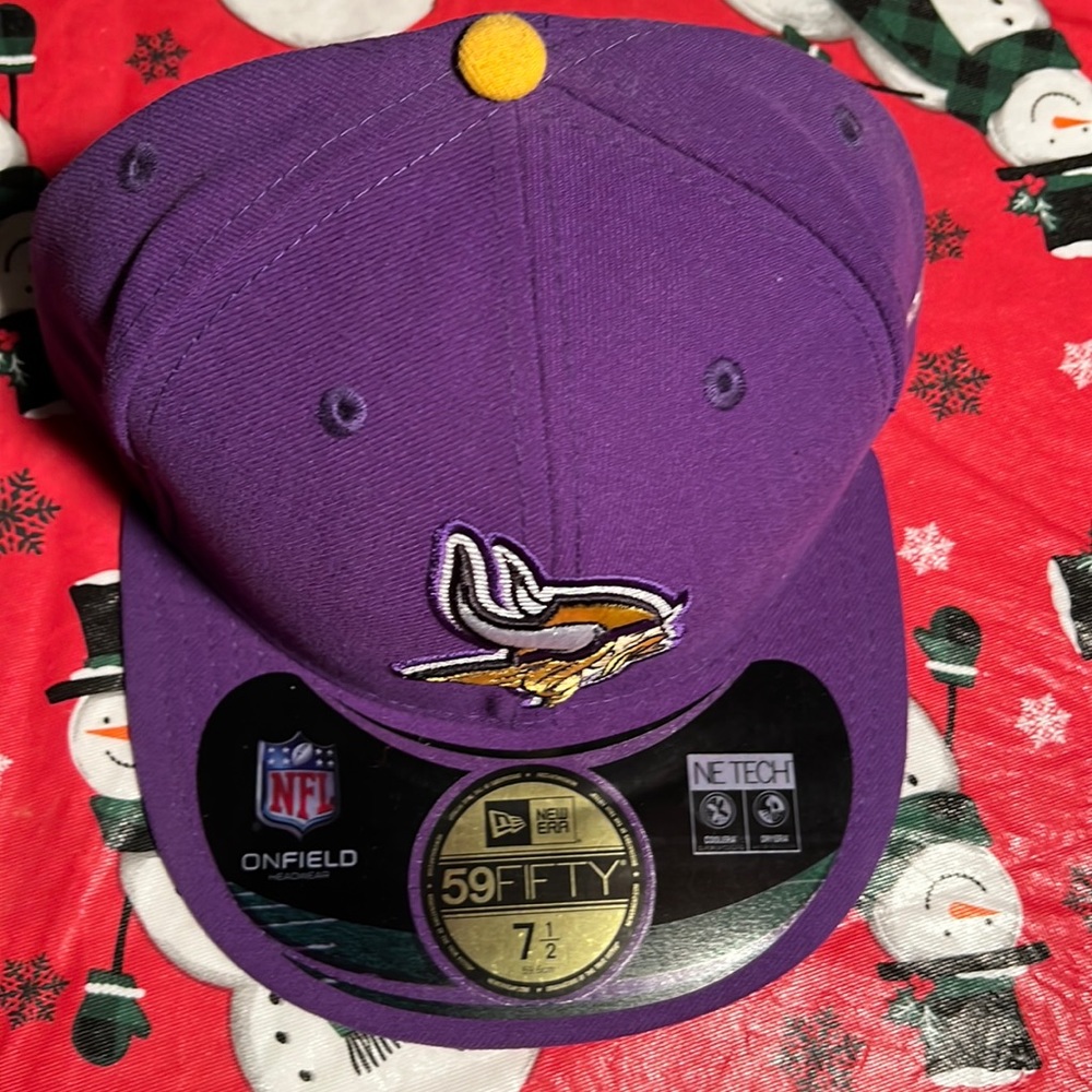 Minnesota Viking nfl fitted size 7 1/2 water repellent